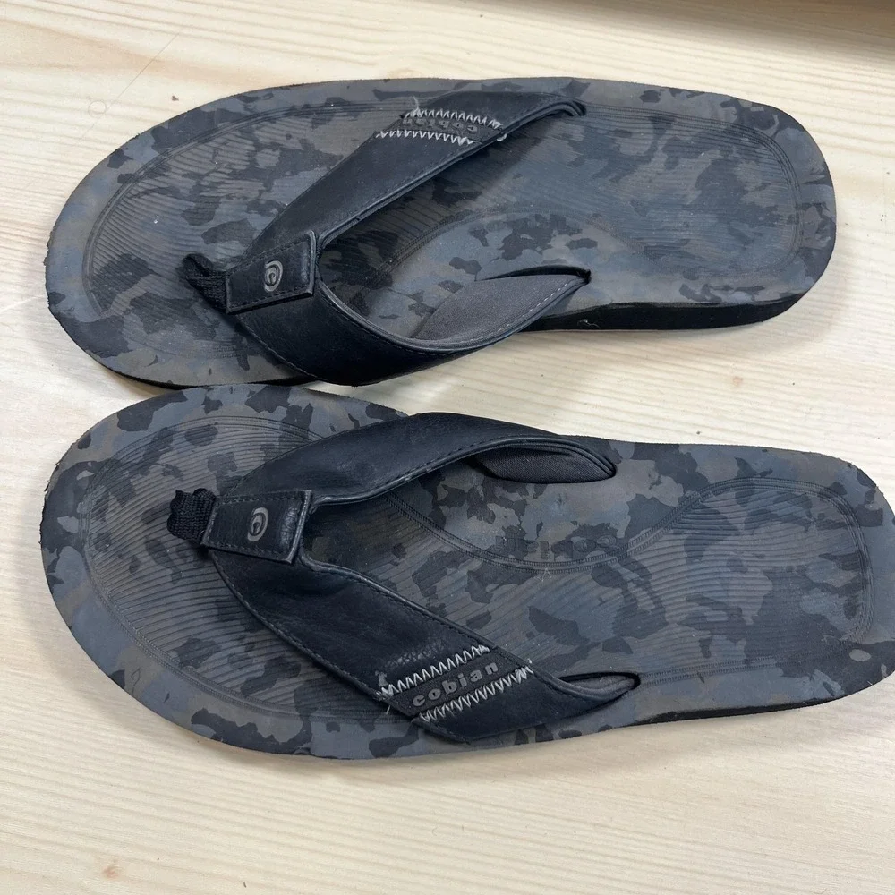 Cobian Sandals Shoes Mens Size 11 Black Flip Flop Thong Camo Floater - Picture 3 of 5